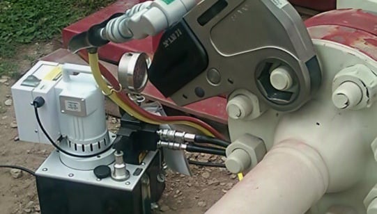 How Bolting Systems TWLC Torque Wrench Helps Accelerate O&G Turnarounds